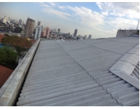 telhados com calhas escondidas na Vila Gustavo