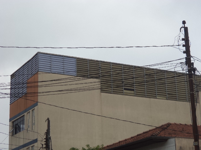 Fechamentos Laterais em Policarbonato Alto da Lapa - Fechamento Lateral com Telhas Metálicas